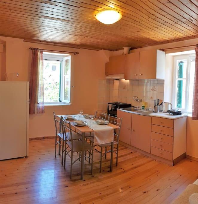 Karydia Apartments 4 Pers Lazarata Экстерьер фото